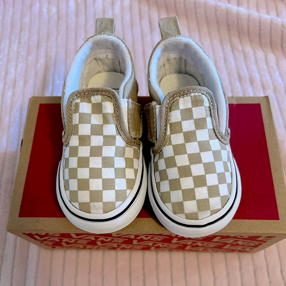 Vans Toddler Slip-On V Checkerboard Shoe, Tan, Size 5.5